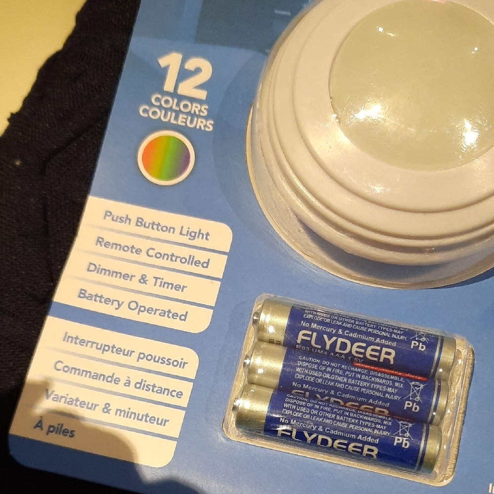 Wireless LED Reading Light w/ Remote 12 Color Changing New In Box Plus Batteries - Picture 2 of 10